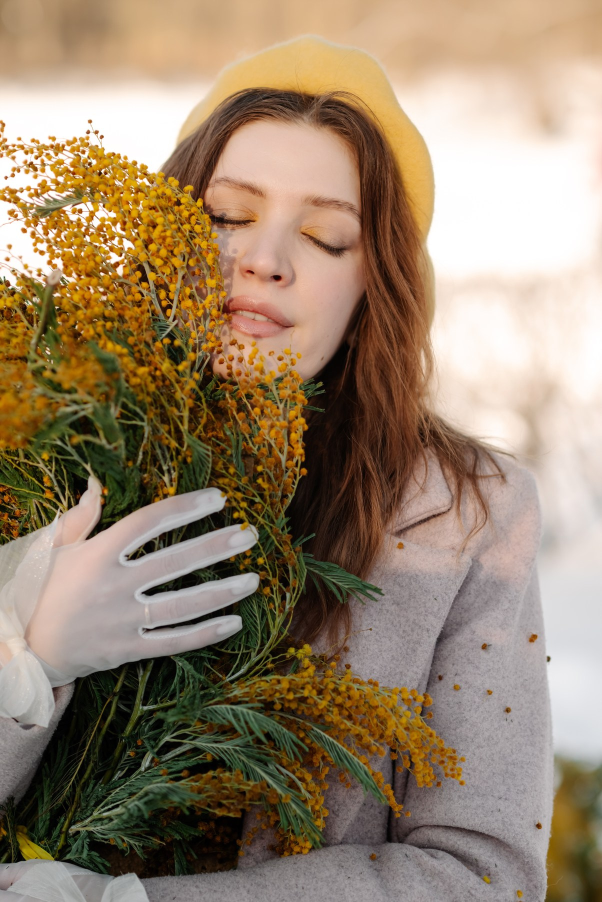 Анастасия с мимозой. Свадебный и сеейный фотограф в Санкт-Петербурге Елена Худякова