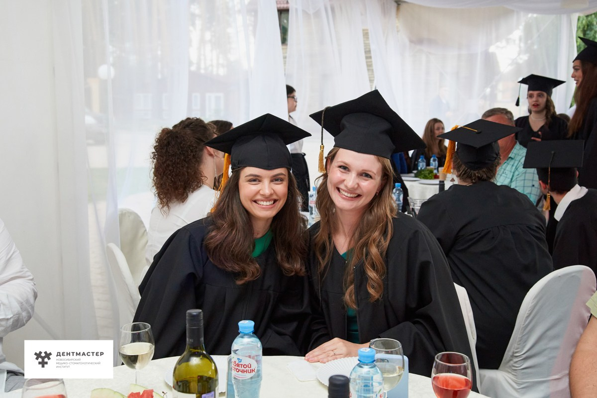 Репортаж с выпускного вечера мастерантуры Дентмастер. Репортажный и женский фотограф в Новосибирске