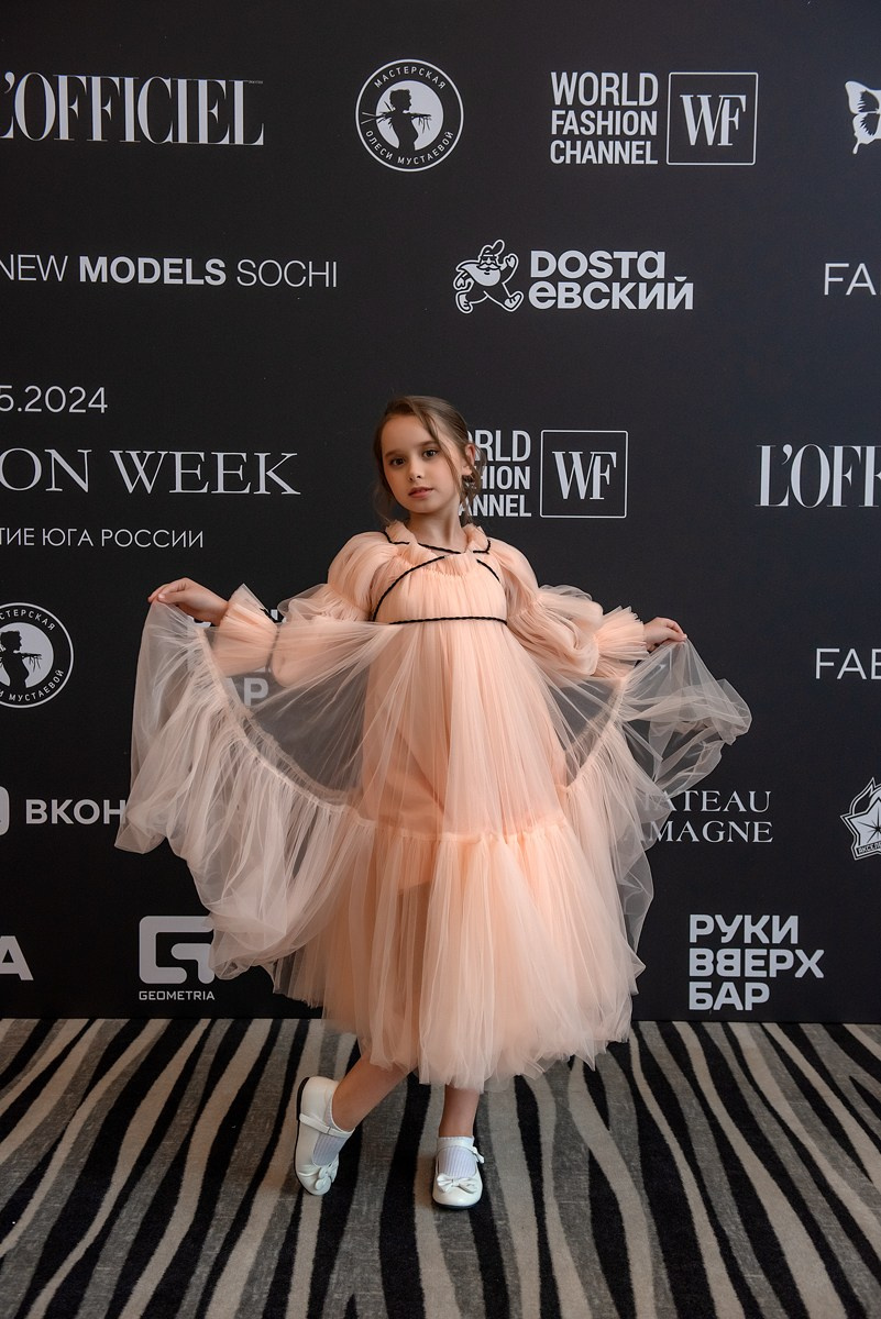 SochiFashionWeek2024 дизайнер Анохина. Семейный и коммерческий фотограф в Сочи Александр Бодунов