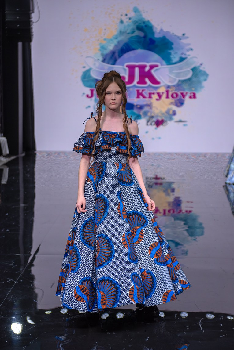 SochiFashionWeek2024 дизайнер Юлия Крылова. Семейный и коммерческий фотограф в Сочи Александр Бодунов