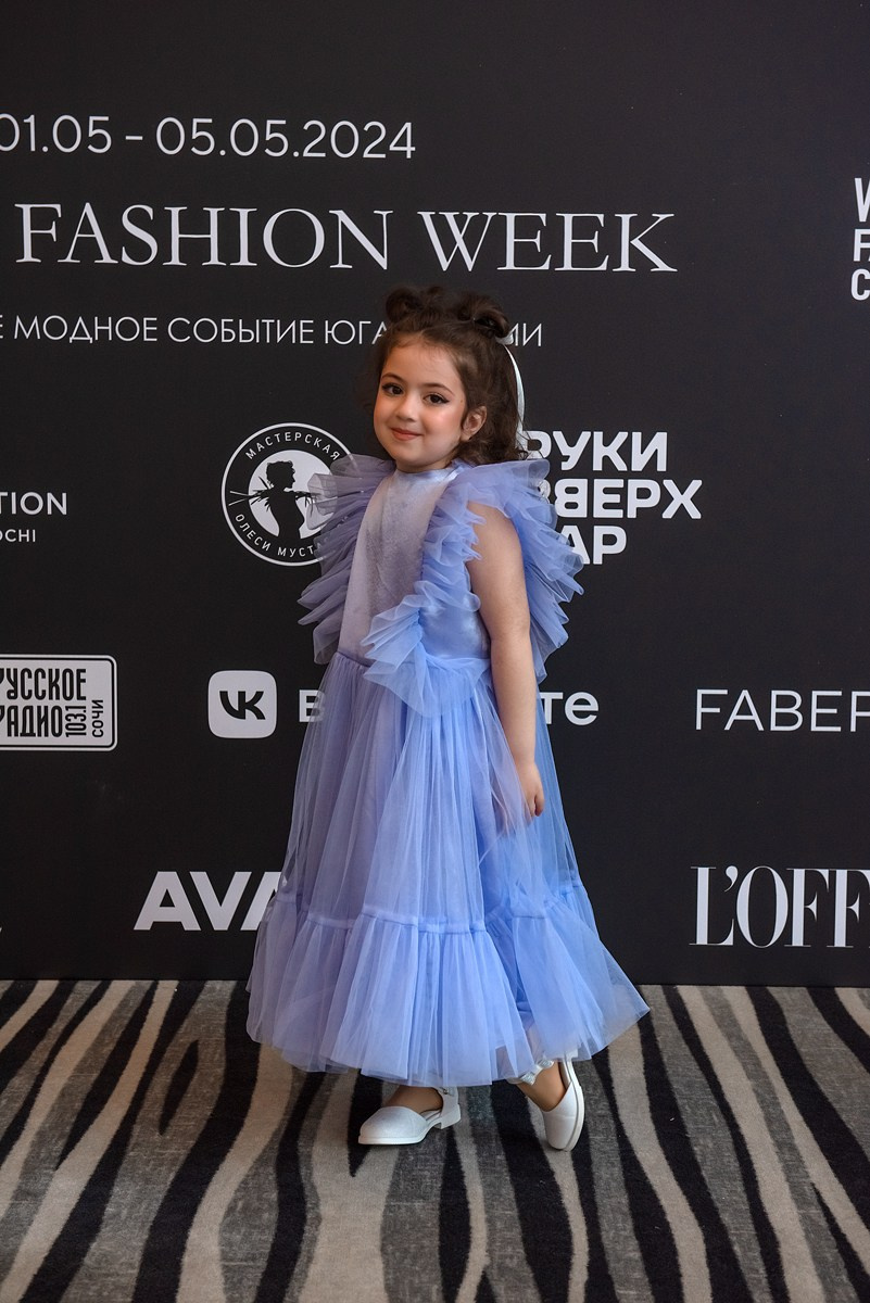 SochiFashionWeek2024 дизайнер Анохина. Семейный и коммерческий фотограф в Сочи Александр Бодунов