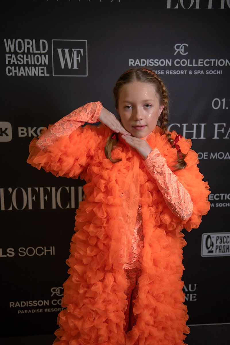 SochiFashionWeek2024 дизайнер Анохина Светлана. Семейный и коммерческий фотограф в Сочи Александр Бодунов