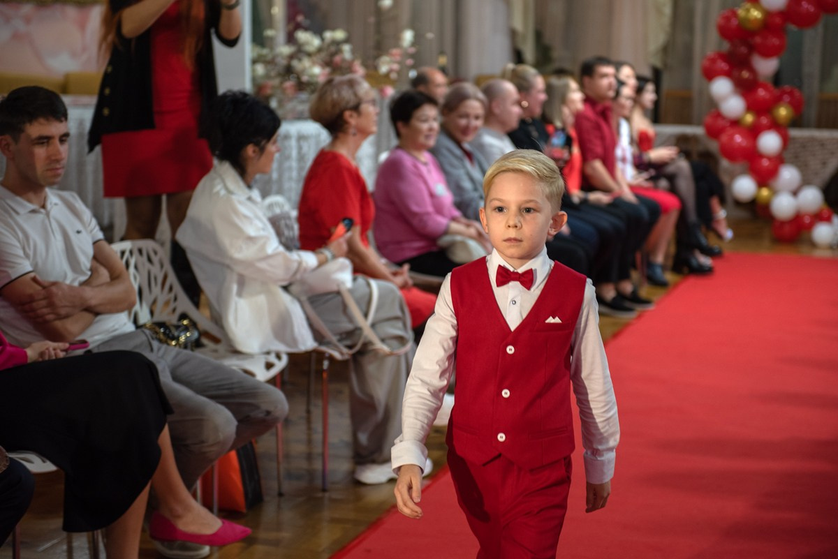 Выпускной в детской школе моделей HAPPYkids 2024. Семейный и коммерческий фотограф в Сочи Александр Бодунов