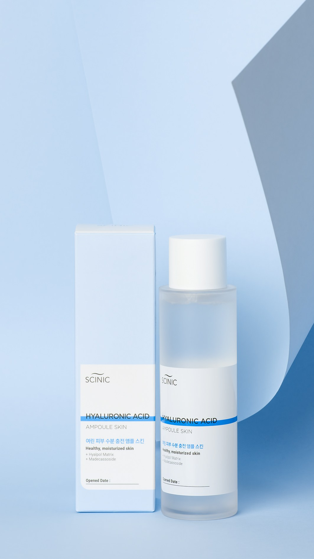 Профессиональная предметная фотография тоника с гиалуроновой кислотой в прозрачном флаконе и коробке, минималистичный фон, для маркетплейсов.