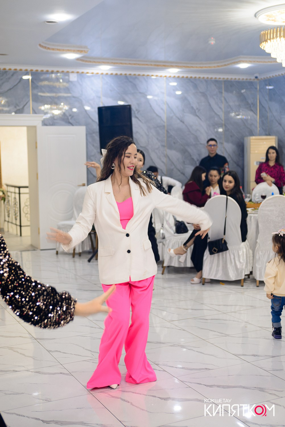 БОЛЬШОЙ ДЕВИЧНИК 5. КИПЯТКОМ КОКШЕТАУ