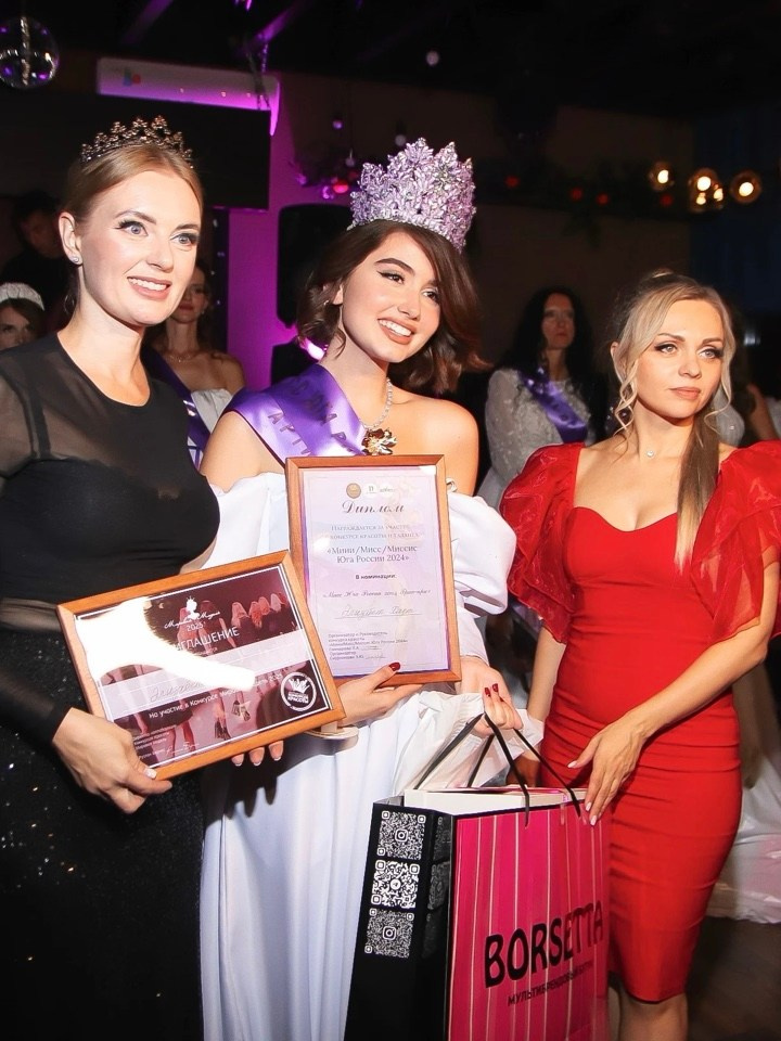 Элизабет Харт. Model base