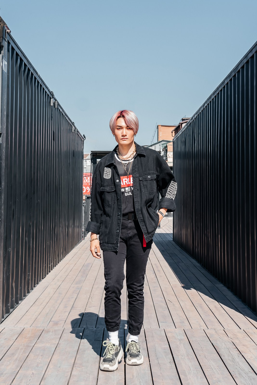 Креативная уличная фотосессия для мужчины. Фотограф в Новосибирске Юлия Туманова