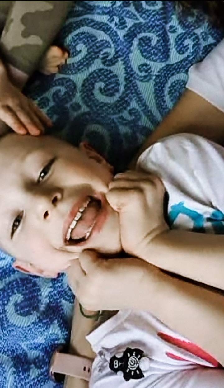 Семейная онлайн-фотосессия с Тоней. Семейный и индивидуальный фотограф Life style в Санкт-Петербурге Мария