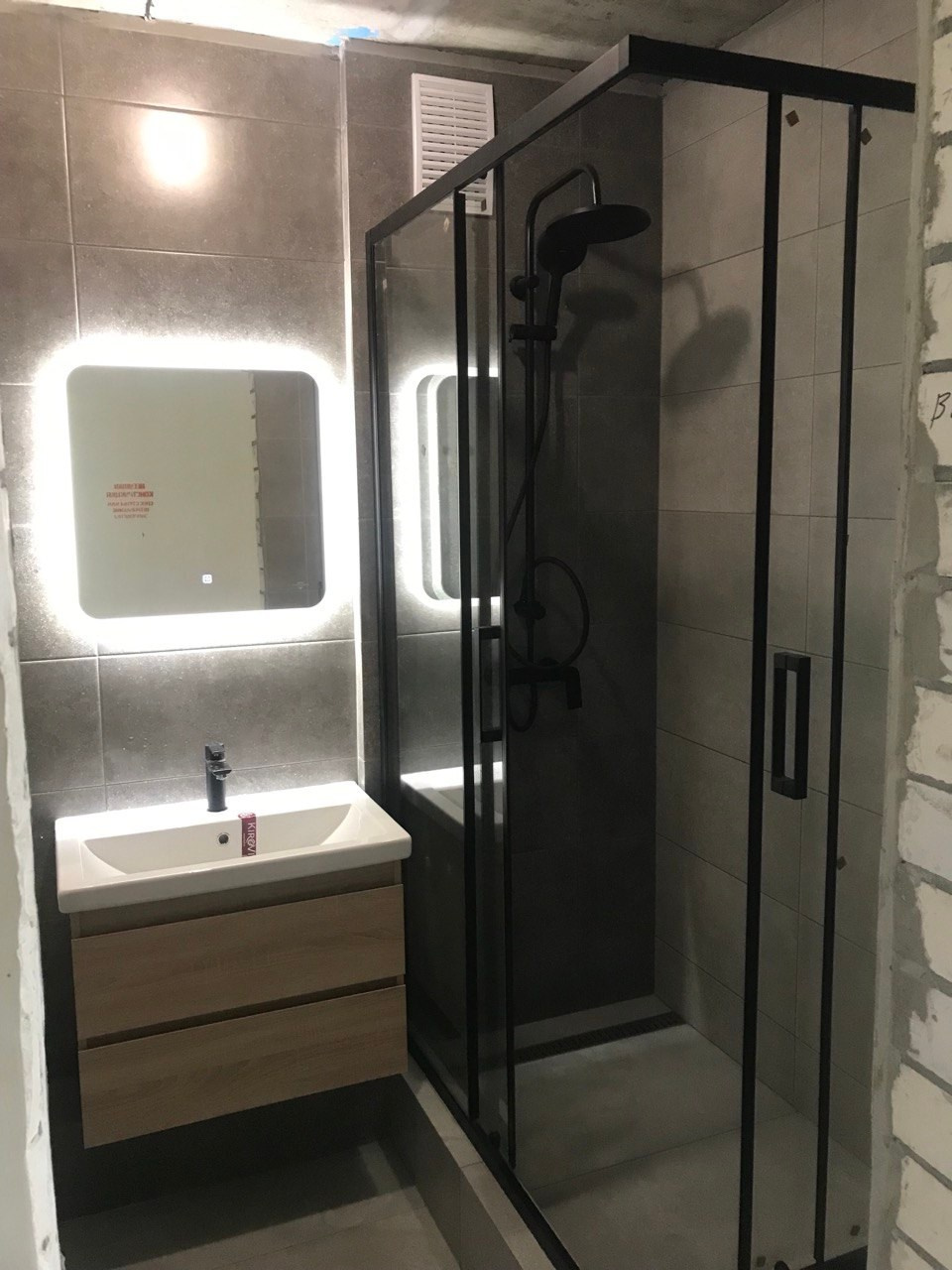 Ванная комната (ул. Хасана Шайдуллина д. 1, ЖК Атмосфера). Ремонт санузла, туалета, ванной под ключ в Казани. Укладка плитки