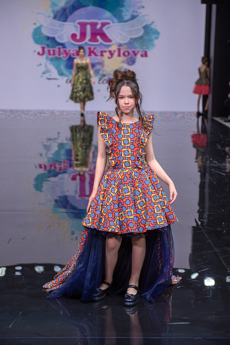 SochiFashionWeek2024 дизайнер Юлия Крылова. Семейный и коммерческий фотограф в Сочи Александр Бодунов