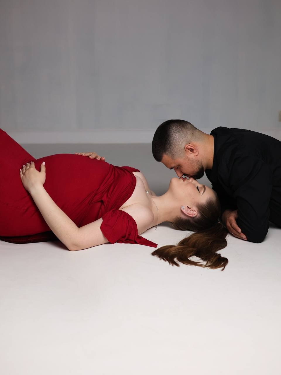 Фотосессия в красном стиле. Фотограф ANNA GEREIHAN