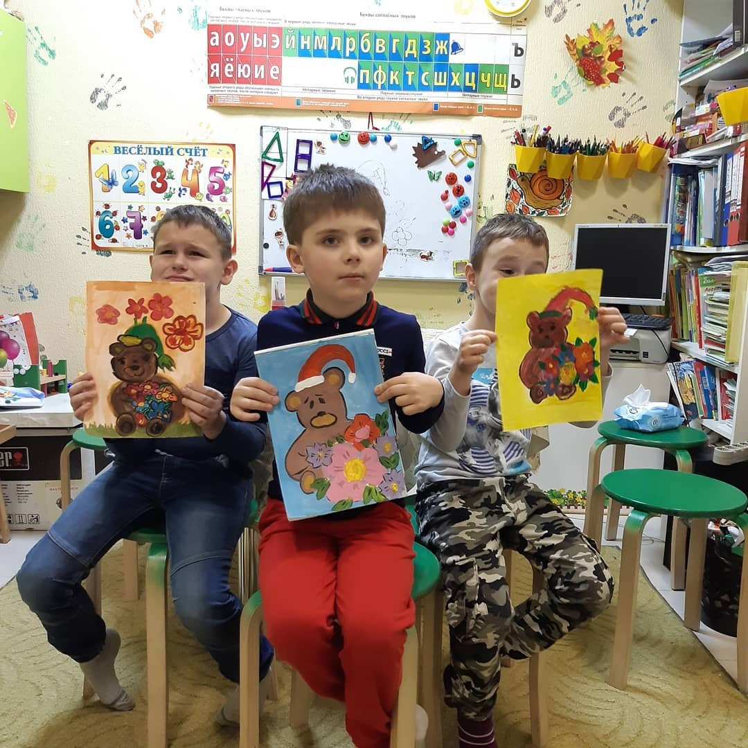 🌟 Творческие субботы: Детская ладошка на сердце и мишка с букетом для мам! 🌟