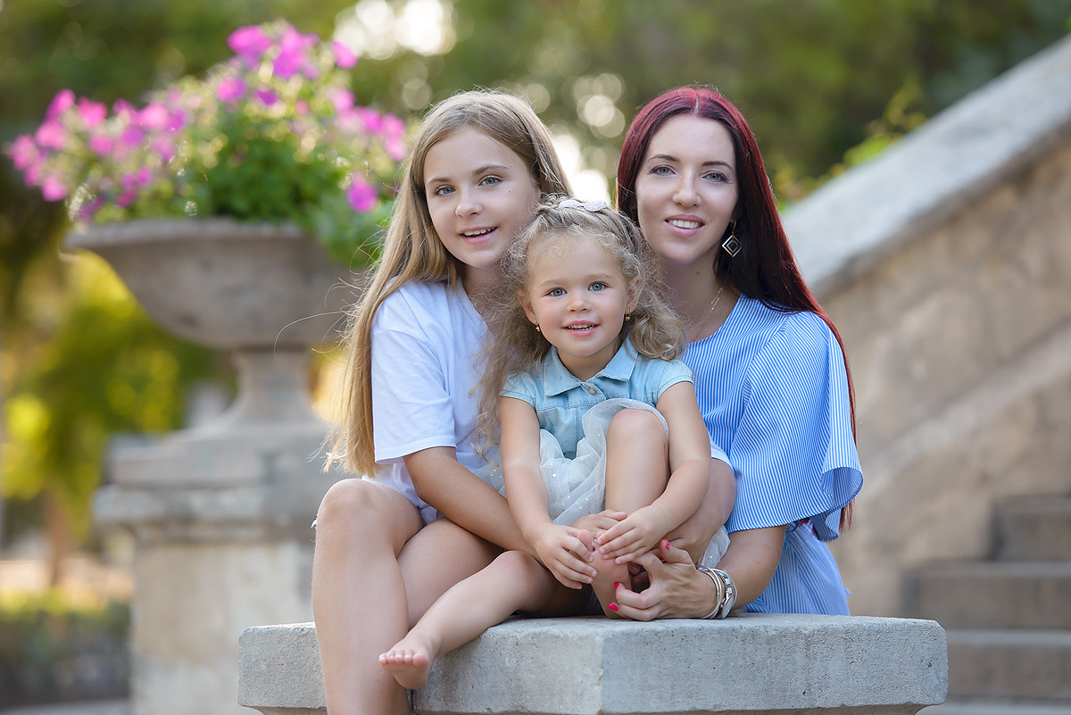 Семейный фотограф Севастополь.  Семейный портрет на Херсонесе