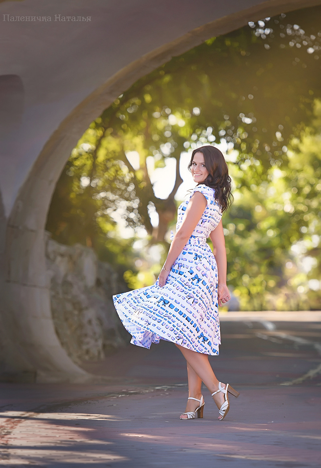 Фотосессия для девушки в центре Севастополя. Индивидуальный портрет