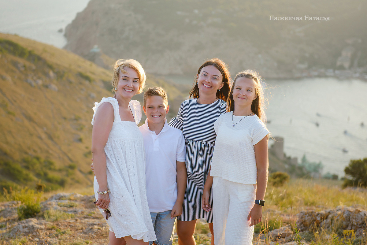 Фотосессия в Балаклаве в Севастополе. Фотосессия для большой семьи