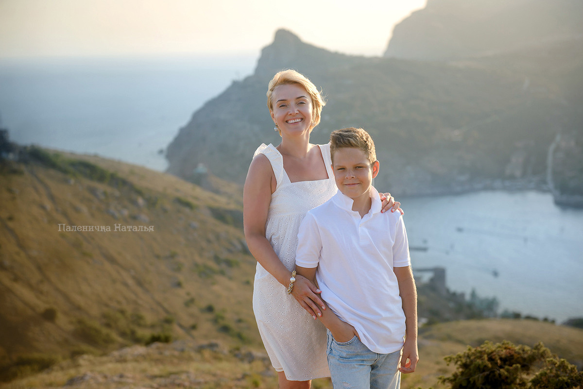 Фотосессия в Балаклаве в Севастополе. Фотосессия для мамы и сына подростка