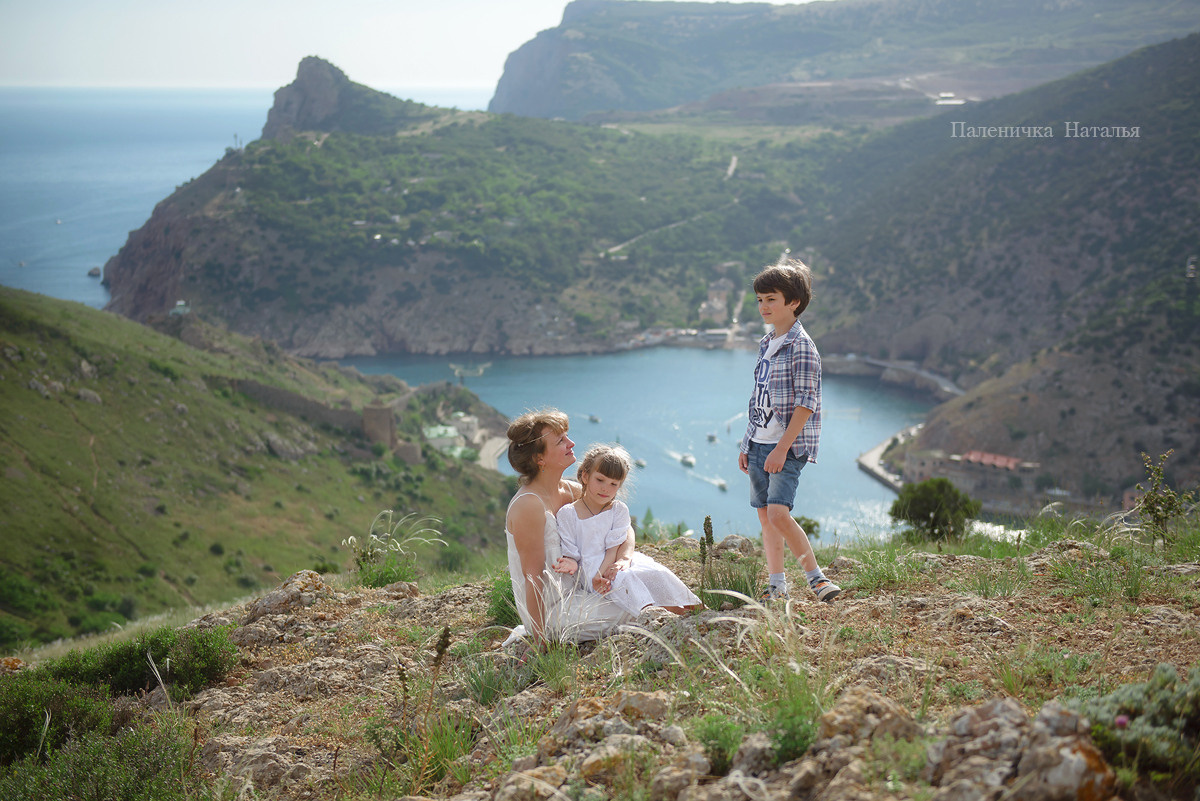 Фотосессия в Балаклаве в Севастополе. Семейная фотосессия для многодетной семьи