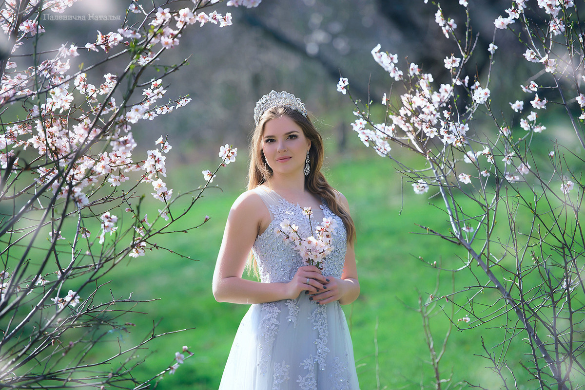 Фотограф в Севастополе, фотосессия в цветущем парке