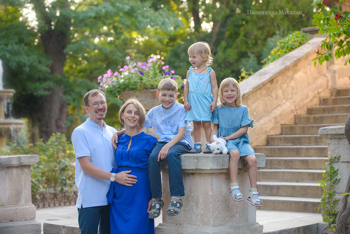 Семейный фотограф Севастополь. Фотосессия в Херсонесе для многодетной семьи