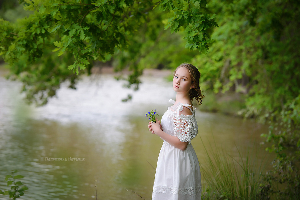 детский фотограф Севастополь.  Детская фотосессия с видом на озеро