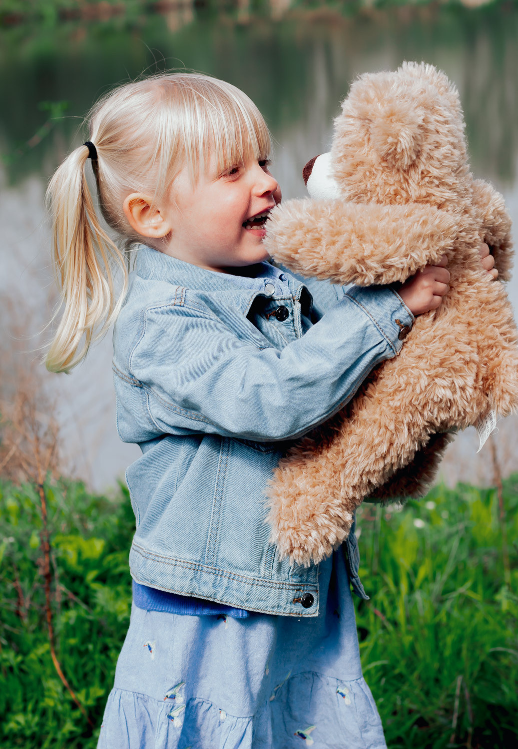 Kimmy and her happy family. Family, Children and Business photographer in Belgium