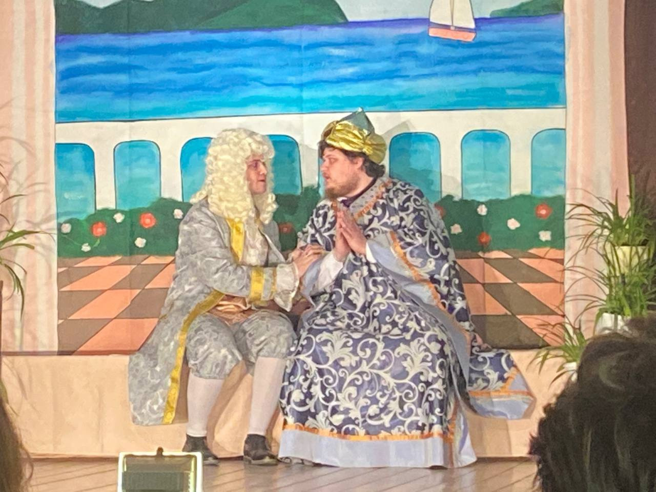 Собака на сене