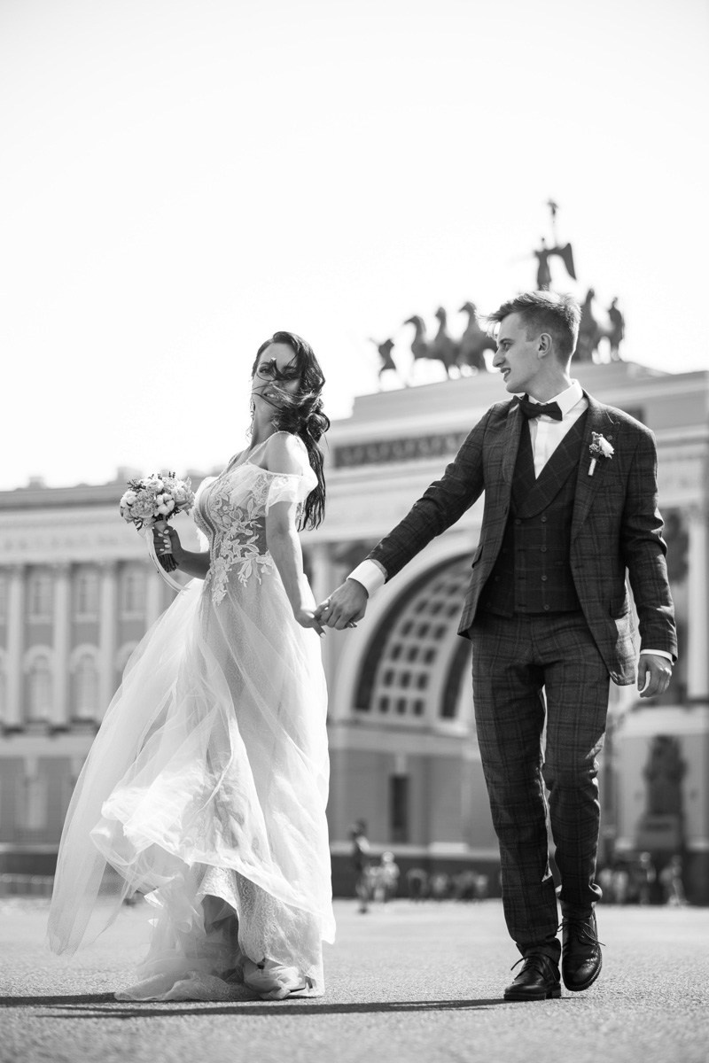 Свадебная фотосессия на Невском. Свадебный фотограф СПБ