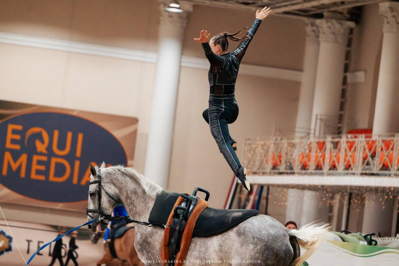 ВОЛЬТИЖИРОВКА — ЧЕМПИОНАТ СНГ. Куракина Дарья • Конный фотограф