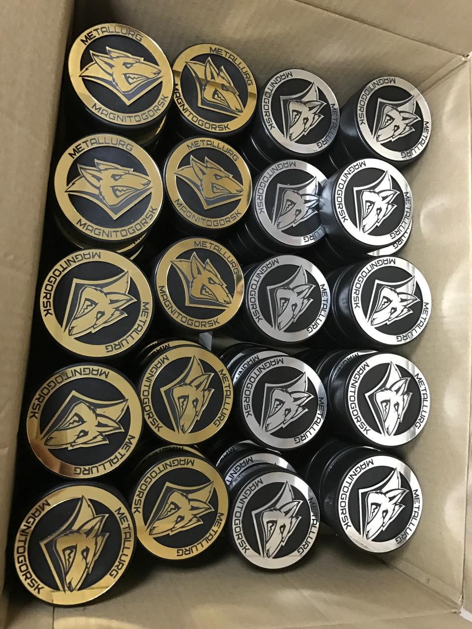 Сувенир, вымпел, вышивка, балаклава, 3D вышивка, маска, фоторамка, медальница, подушка, медаль, брелоке, флаг, шайба