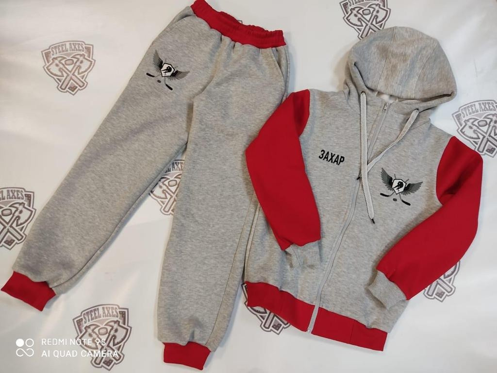 Спорт, одежда, спортивная одежда, бомбер, красная машина, команда