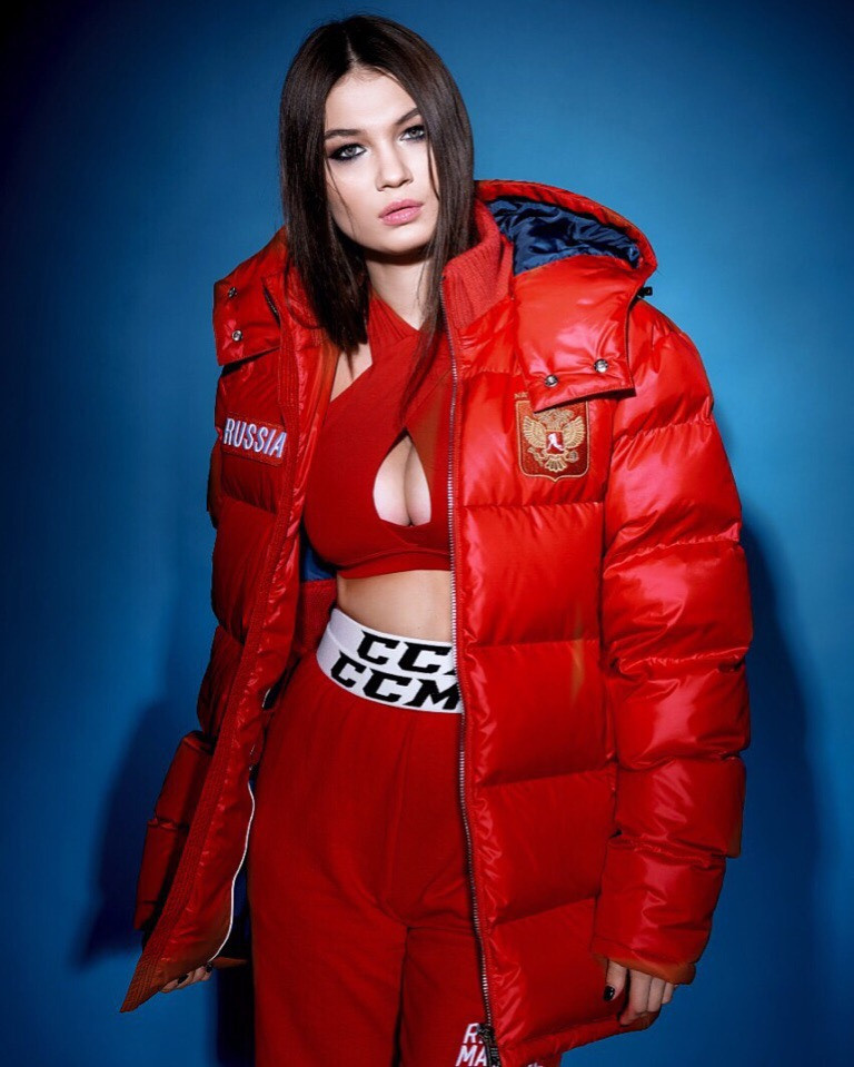 Спорт, одежда, спортивная одежда, бомбер, красная машина, команда