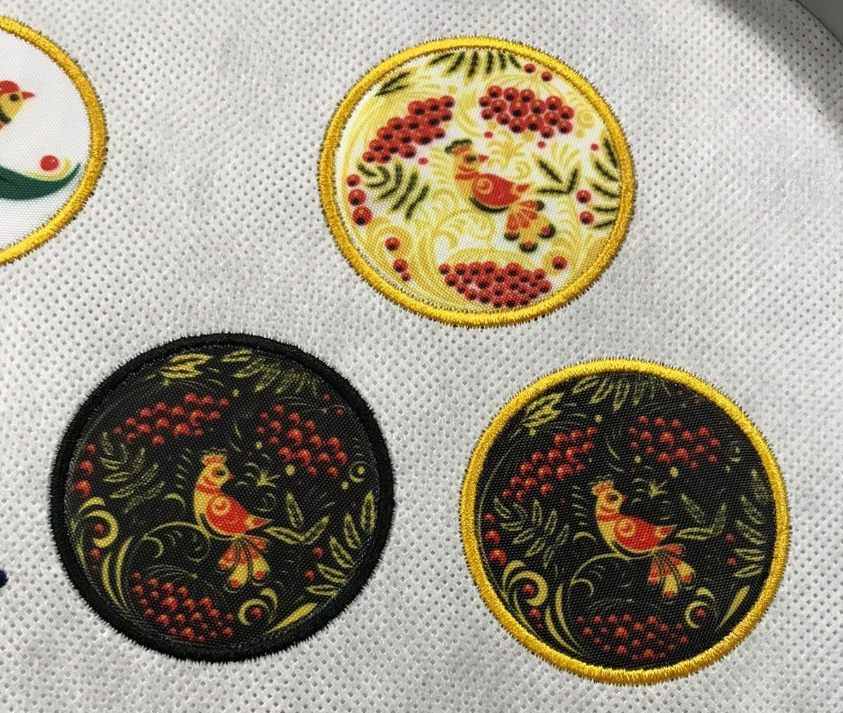 Сувениры, медали, чехлы, открывашки, символы, команда, вымпел, маска, подарок, шарф, болельщик, фанат