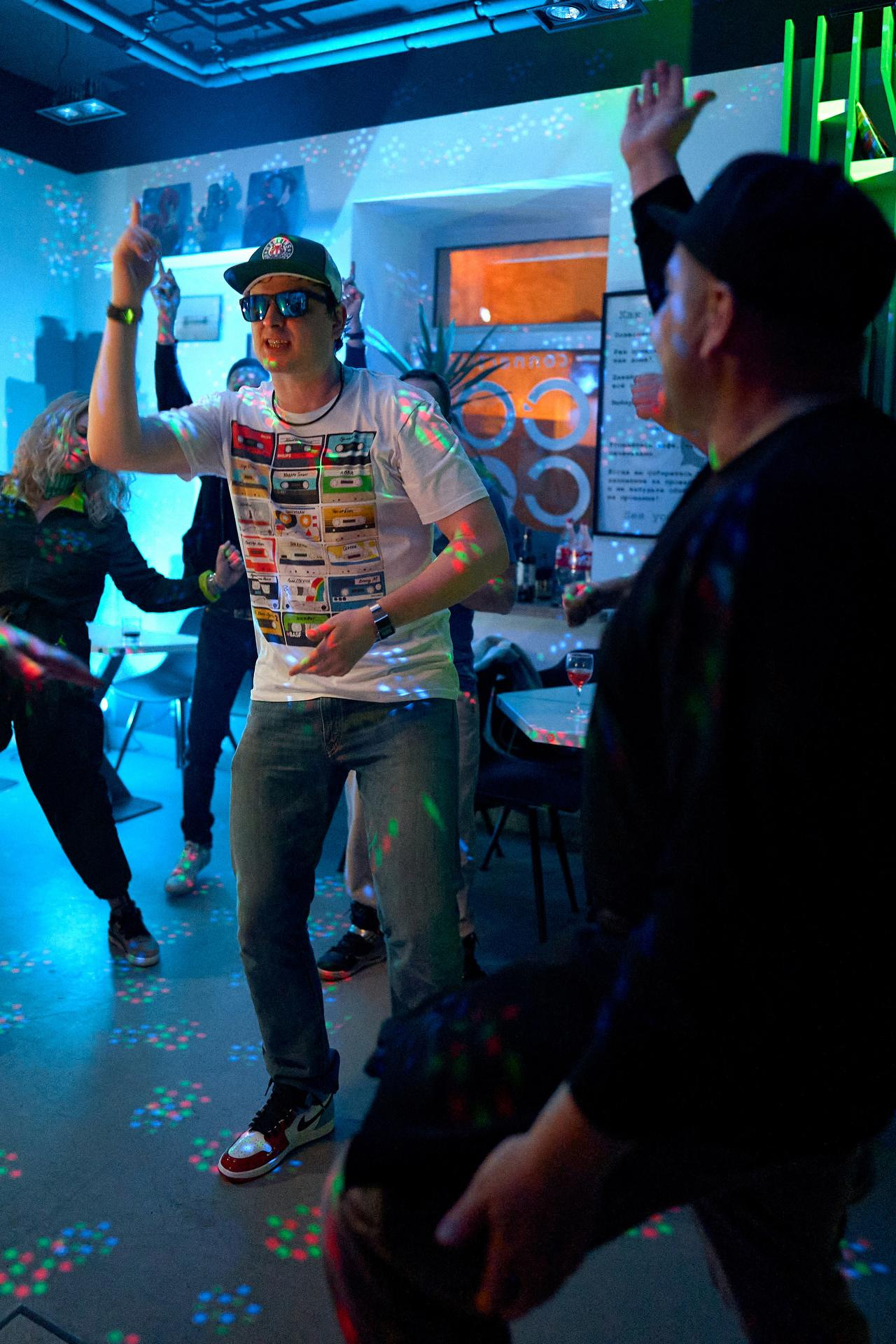 RETRO SNEAKERS PARTY