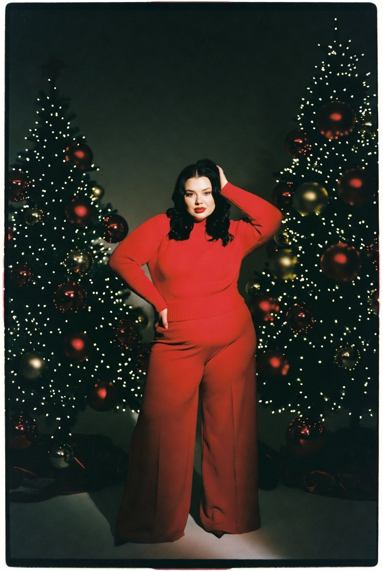 Плюс сайз в красном