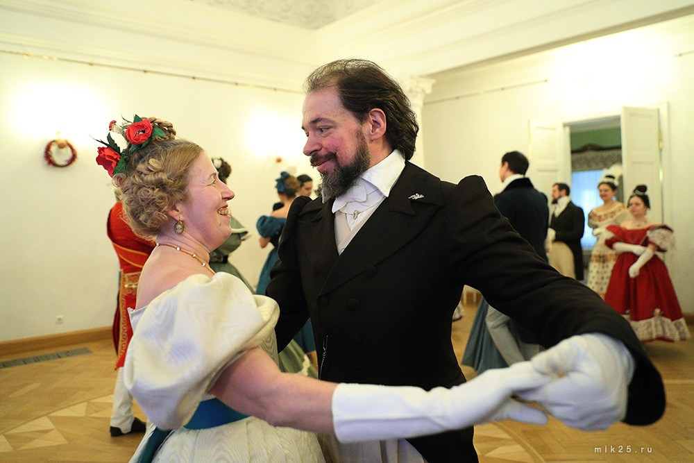 Рождественский бал. Mik25