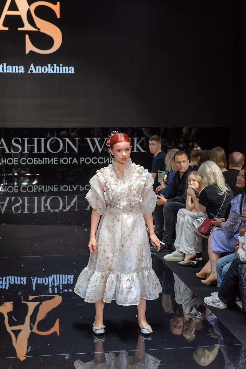 SochiFashionWeek2024 дизайнер Анохина. Семейный и коммерческий фотограф в Сочи Александр Бодунов