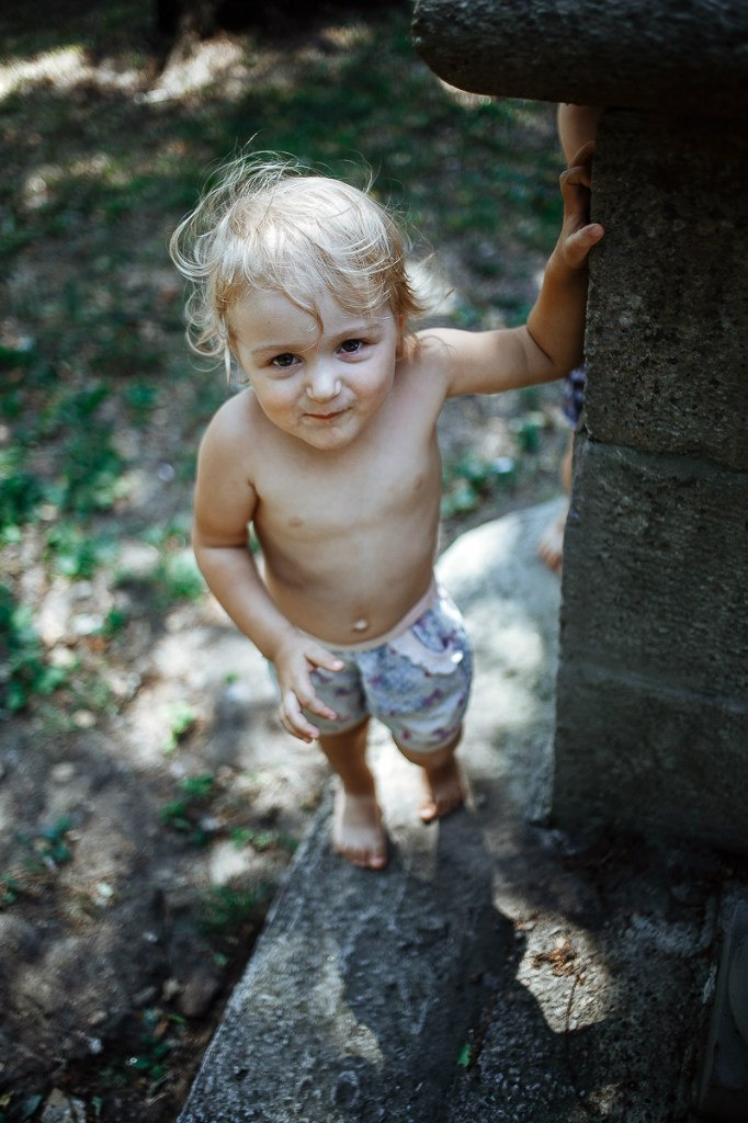 В фонтане Майя и Дарина. Эмиль Докторян — Свадебный и семейный фотограф в Краснодаре