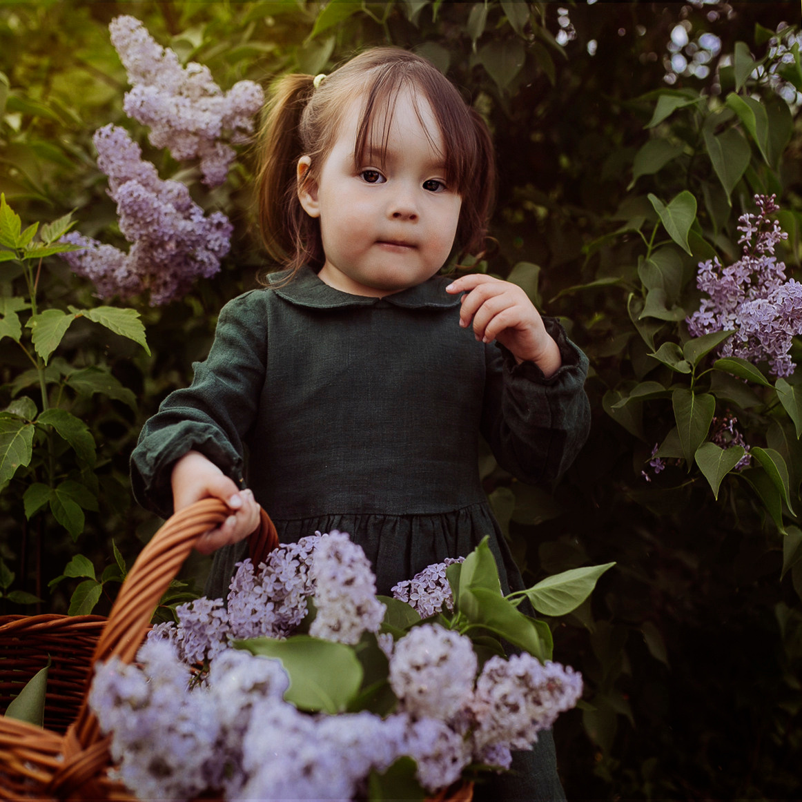 Соня и катя в сирени. Семейный и детский фотограф в Ижевске Анастасия Камариттинова