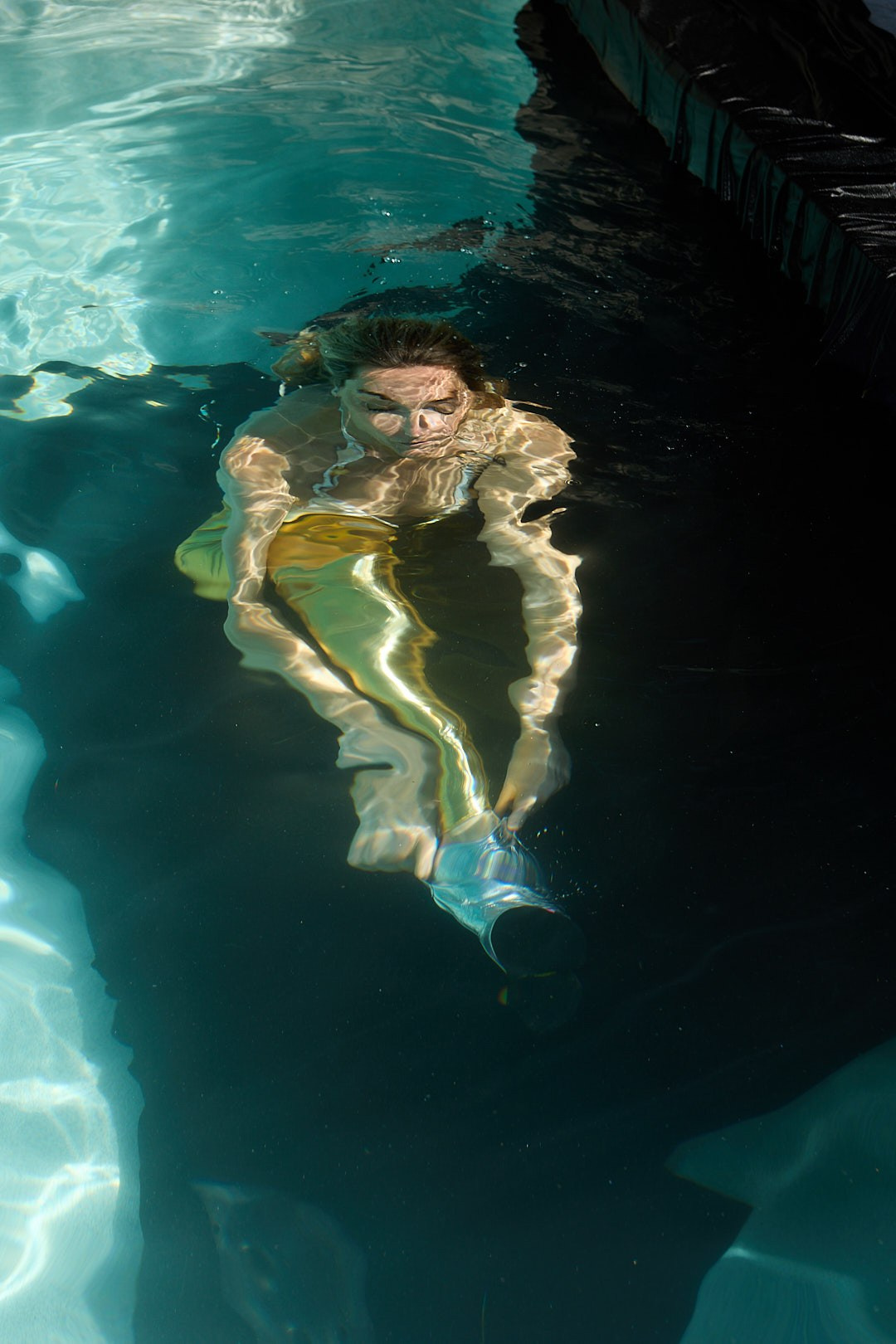 Underwater fashion photography