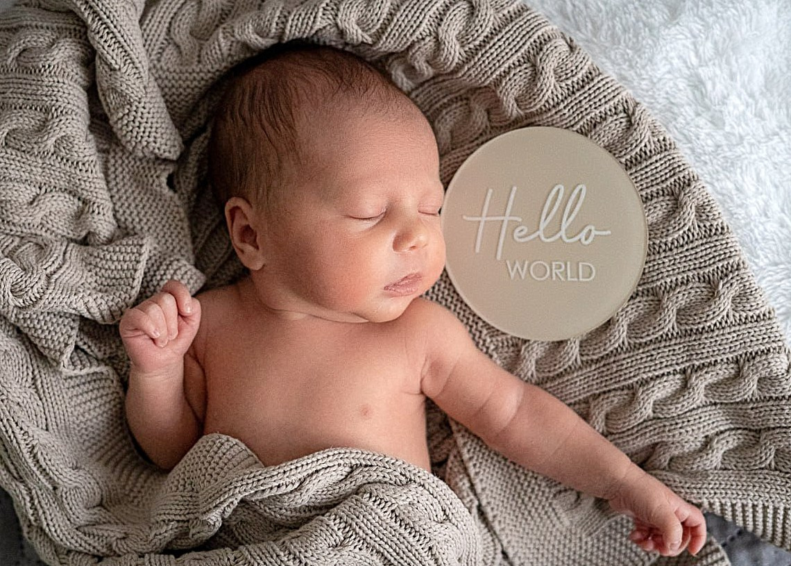 Фотосессия новорожденного дома  примеры фото. Фотограф в Ялте Инна Найден. Детский и семейный фотограф