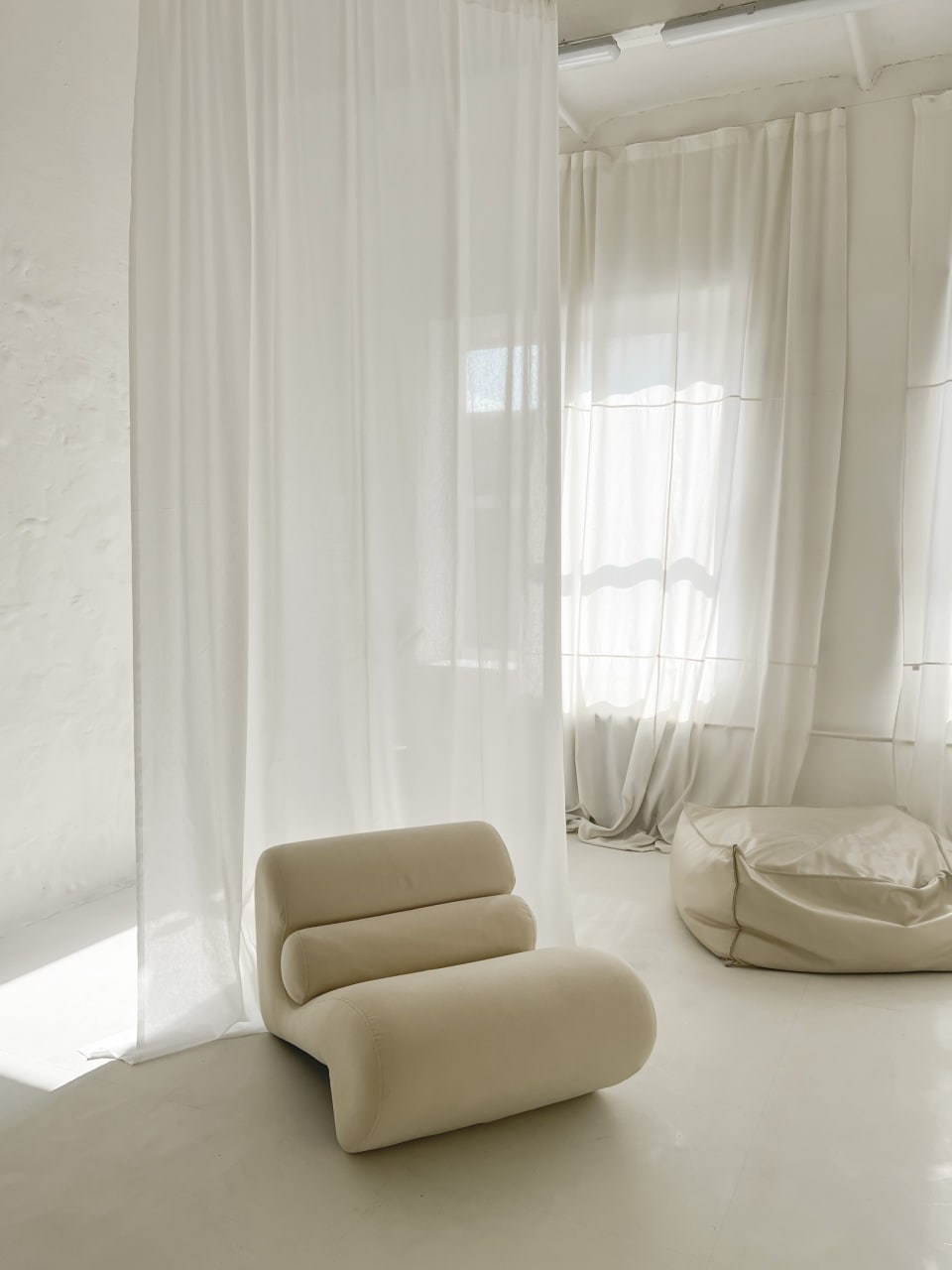 На этом фото представлен интерьер фотостудии studio 216, зал 215.