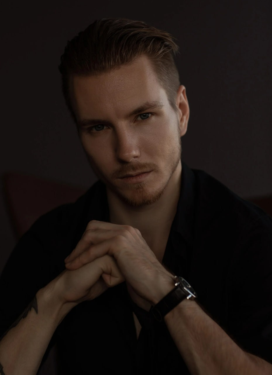 Роман, 175 см, 48-50 р-р. KED Production — продакшн из СПб. Создаём фото, видео и контент, который помогает брендам и селлерам продавать больше