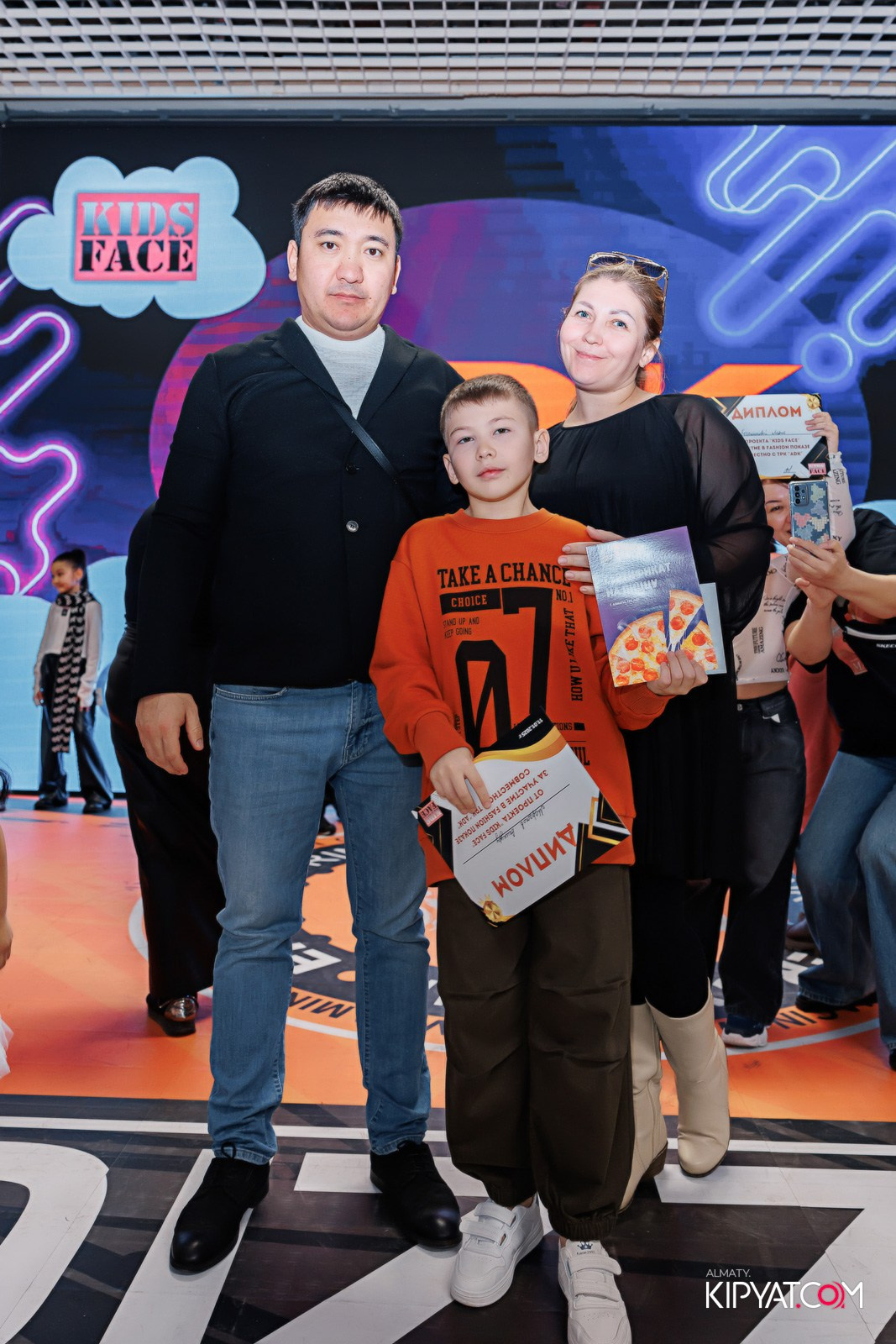 ДЕТСКИЙ МОДНЫЙ ПОКАЗ ОТ МОДЕЛЬНОГО АГЕНТСТВА «KIDSFACE». КИПЯТКОМ АЛМАТЫ!