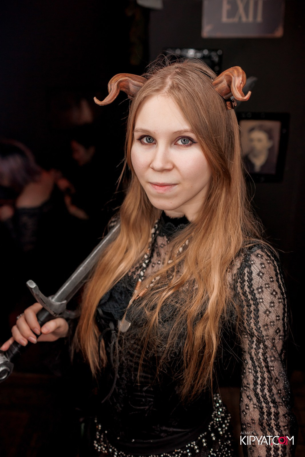 MERRY CREEPYSTMASS AND SPOOKY NEW YEAR — QUEEN OF THE DARKNESS BAR. КИПЯТКОМ АЛМАТЫ!