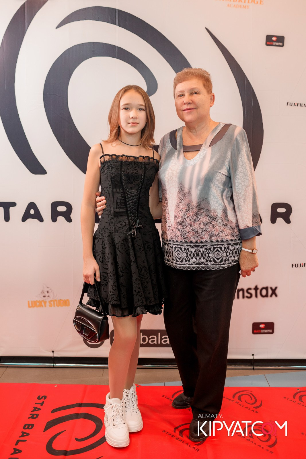 ПРЕЗЕНТАЦИЯ 8 ГРУППЫ КИНОПРОЕКТА «STARBALALAR». КИПЯТКОМ АЛМАТЫ!