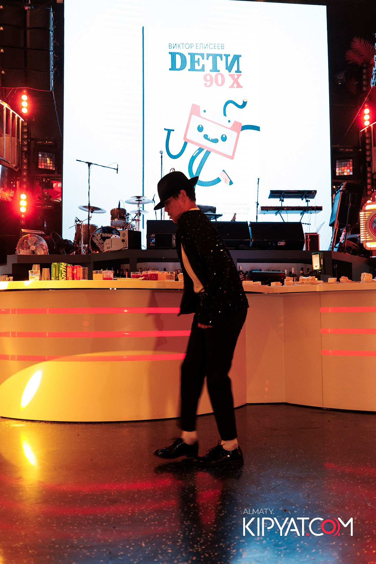 ПРЕЗЕНТАЦИЯ КНИГИ ВИКТОРА ЕЛИСЕЕВА. КИПЯТКОМ АЛМАТЫ!