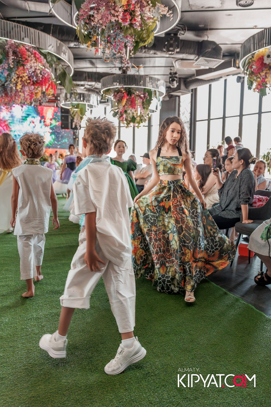 PROM KIDS FASHION SHOW. КИПЯТКОМ АЛМАТЫ!