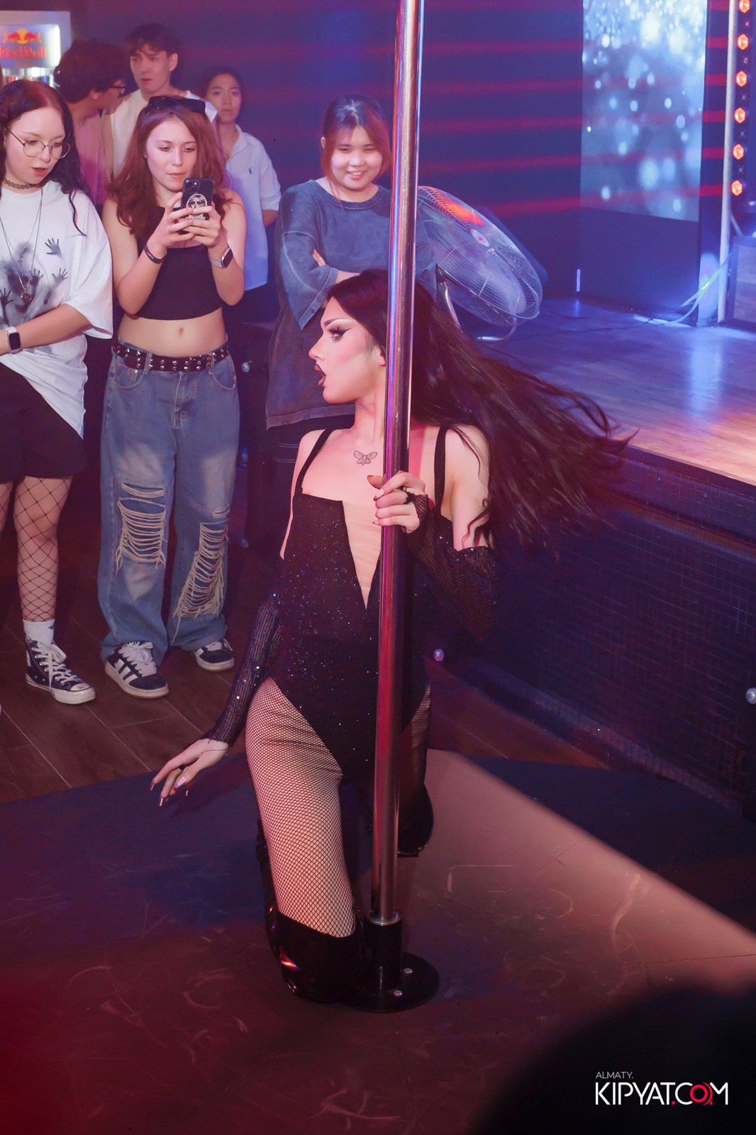 НОЧНОЙ КЛУБ ICON. КИПЯТКОМ АЛМАТЫ!