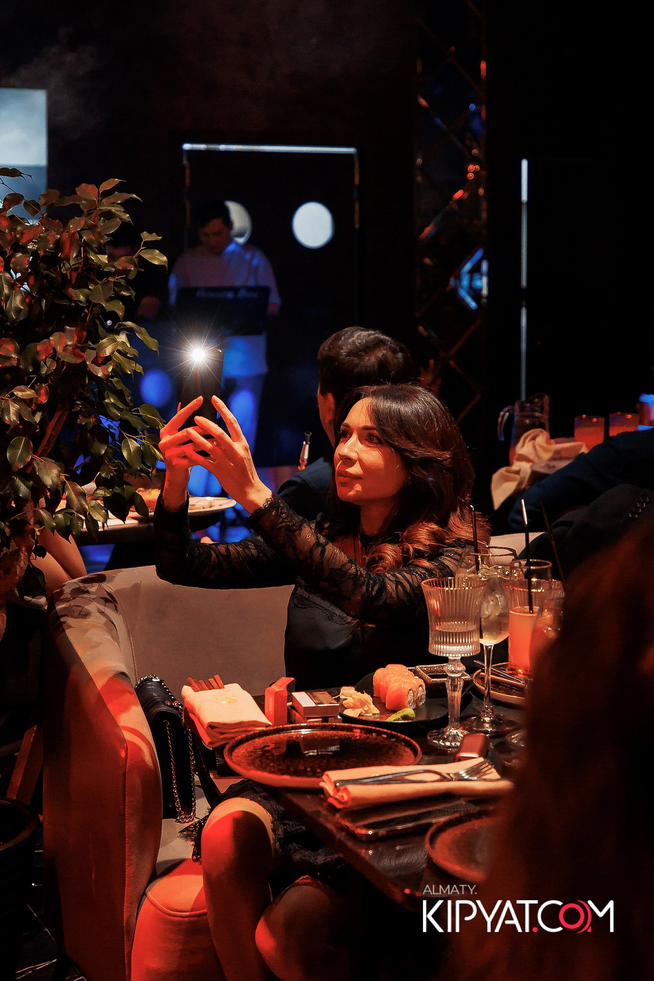 MOOD KARAOKE & TERRACE. КИПЯТКОМ АЛМАТЫ!