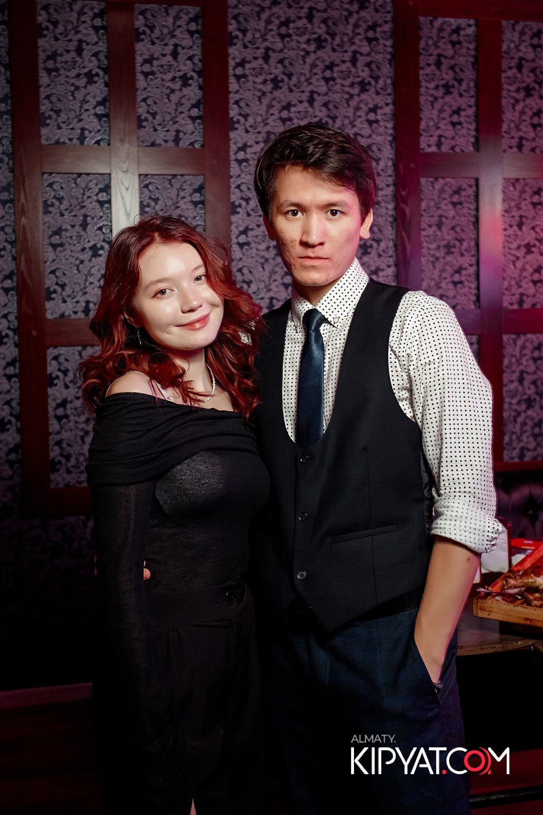 КАРАОКЕ-БАР РОЯЛЬ НА НУРМАКОВА. КИПЯТКОМ АЛМАТЫ!